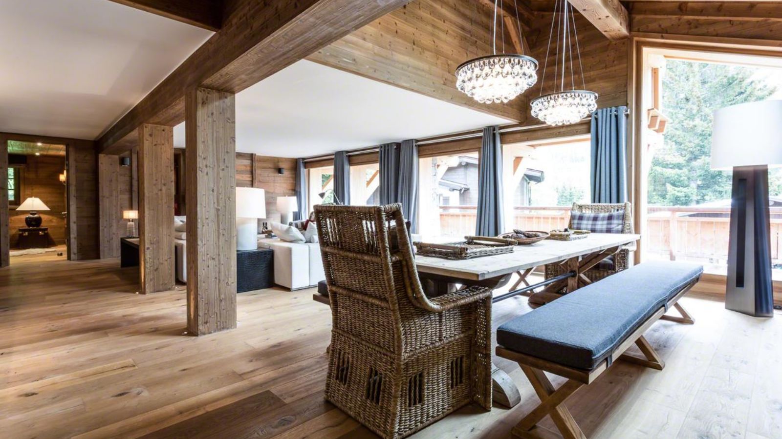 luxury-ski-chalets-chamonix-big-bear-oxford-ski -dining2.jpg