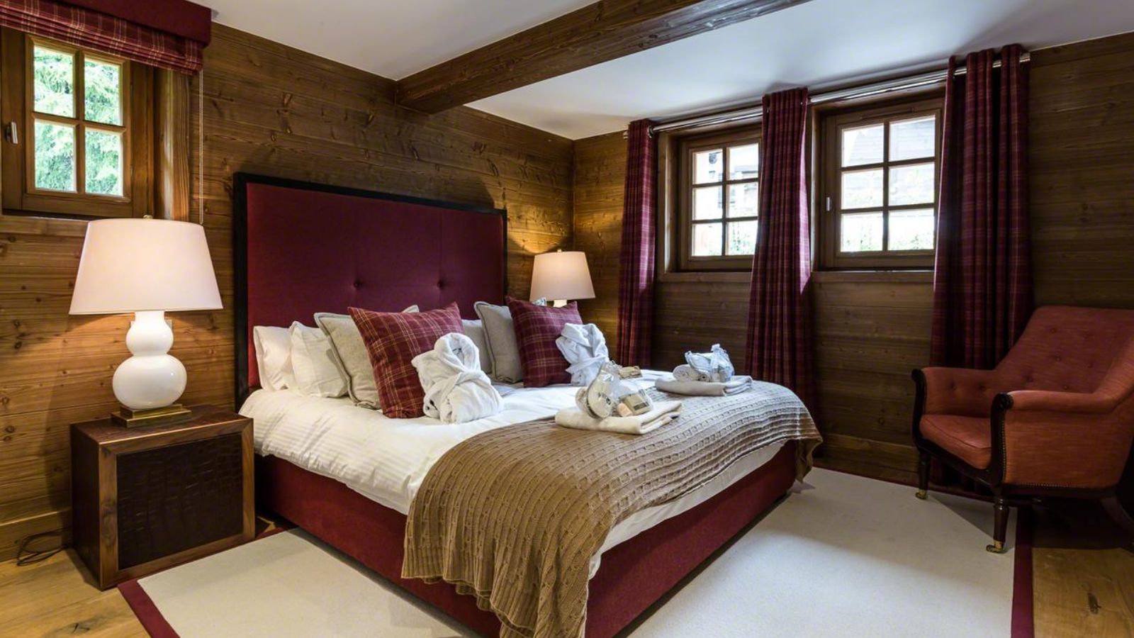 luxury-ski-chalets-chamonix-big-bear-oxford-ski-bedroom.jpg