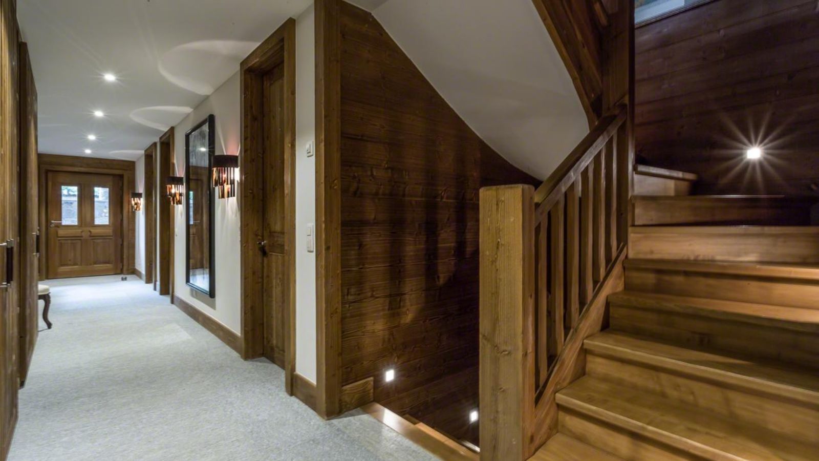 luxury-ski-chalets-chamonix-big-bear-oxford-ski-hallway.jpg