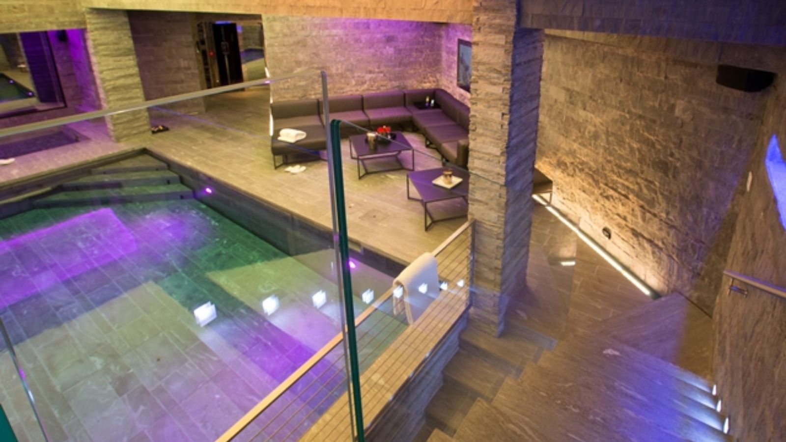 luxury-ski-chalet-megeve-dana-oxford-ski-swimmingpool.jpg