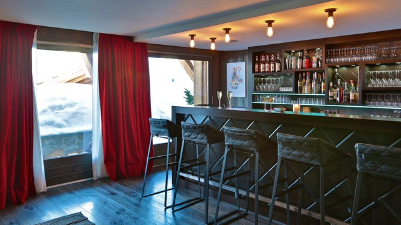 luxury-ski-megeve-dana-oxford-ski- brekfast table.jpg