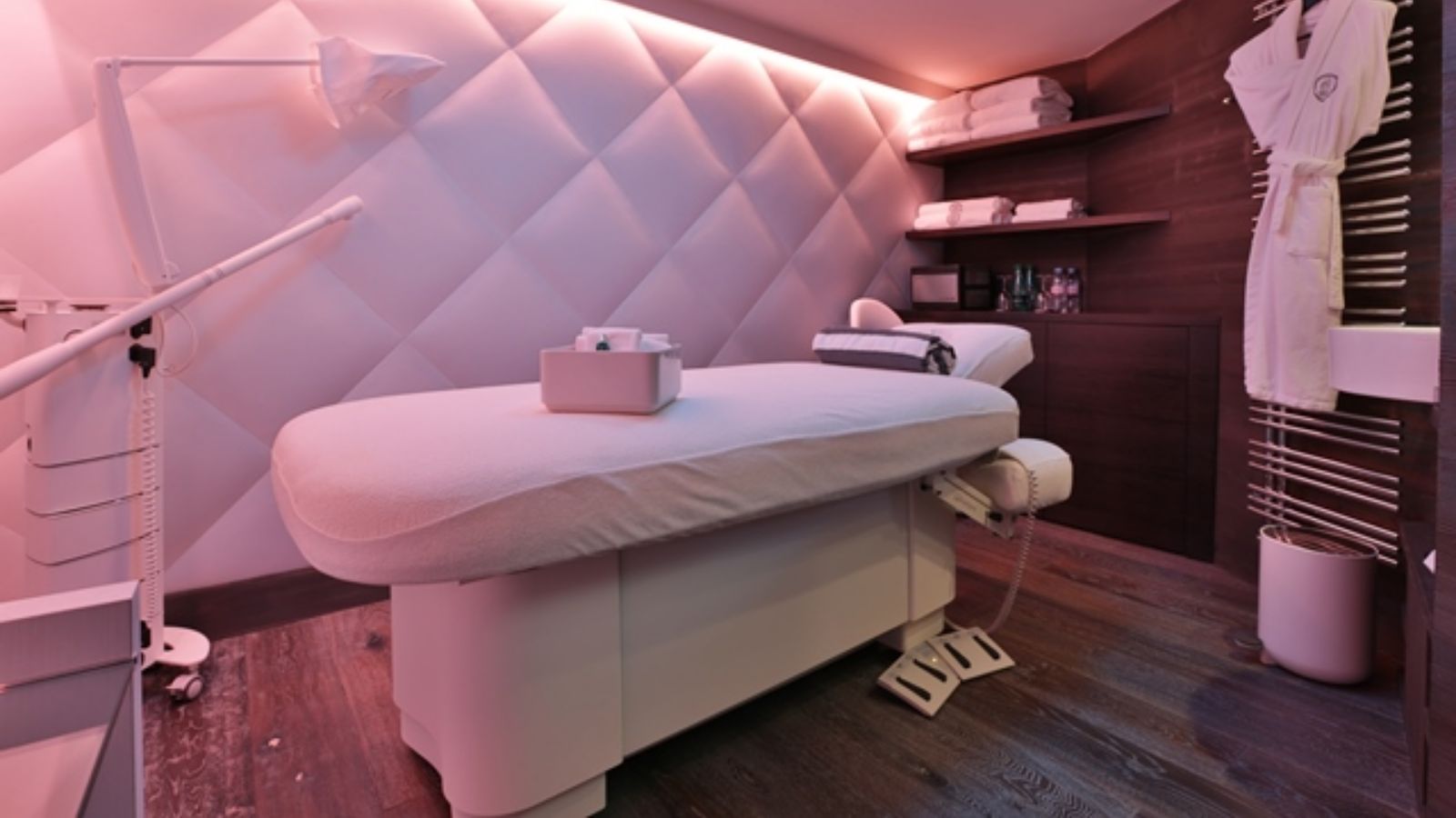 luxury-ski-megeve-dana-oxford-ski- treatment room.jpg