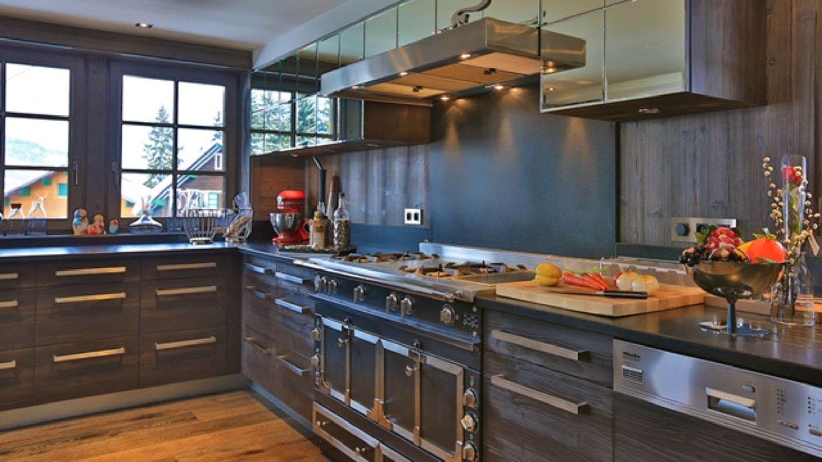 luxury-ski-megeve-dana-oxford-ski-kitchen.jpg