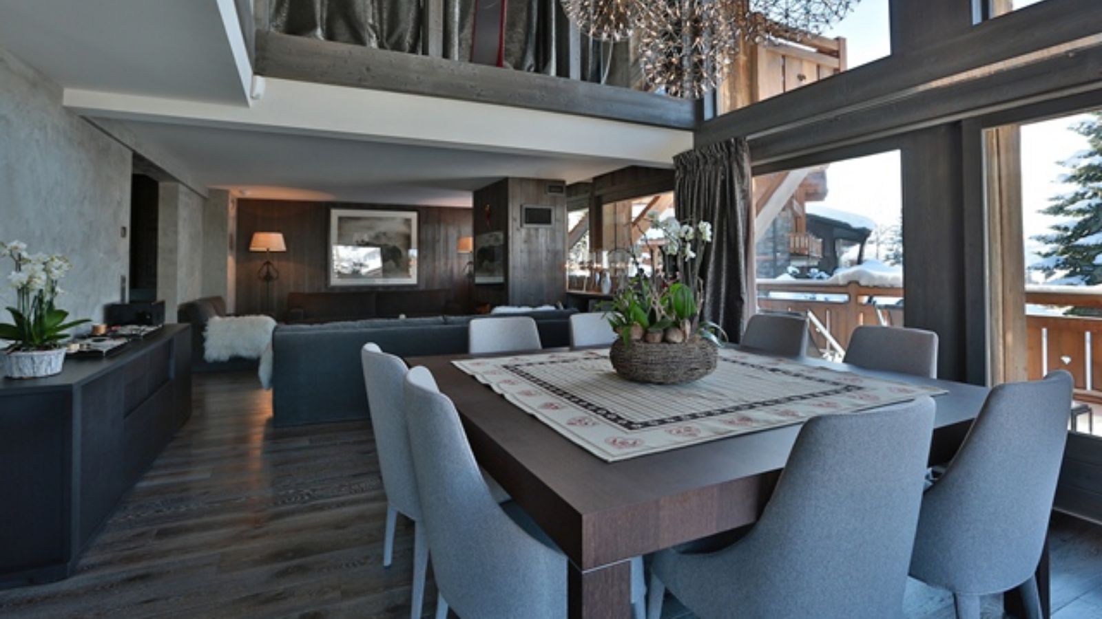 luxury-ski-chalet-megeve-dana-oxford-ski-dining room.jpg