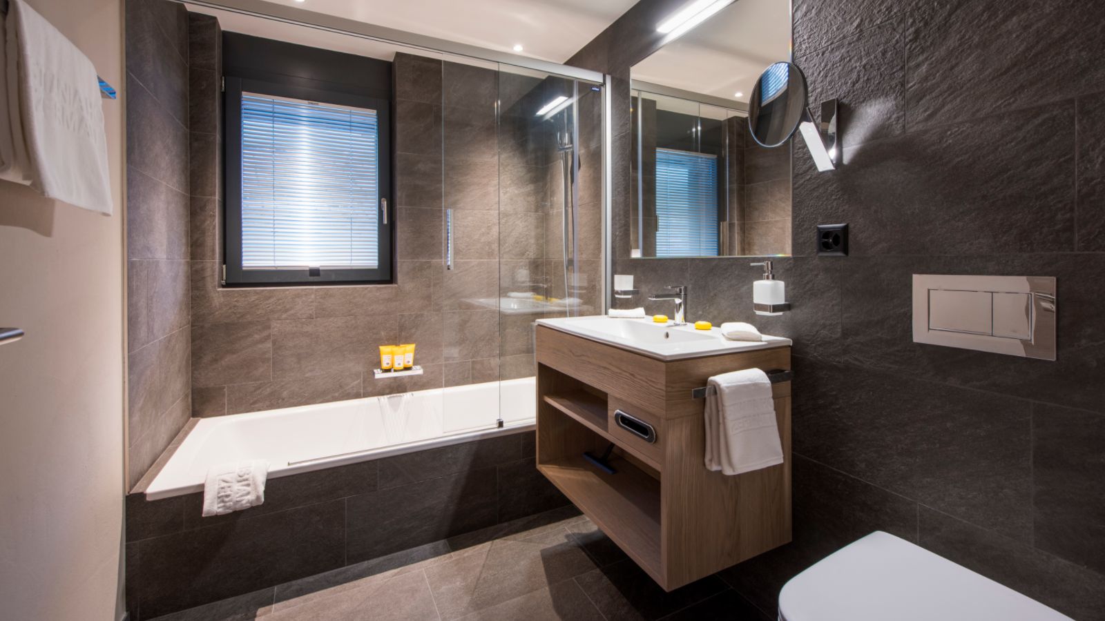 luxury-ski-chalet-zermatt-chris (4).jpg