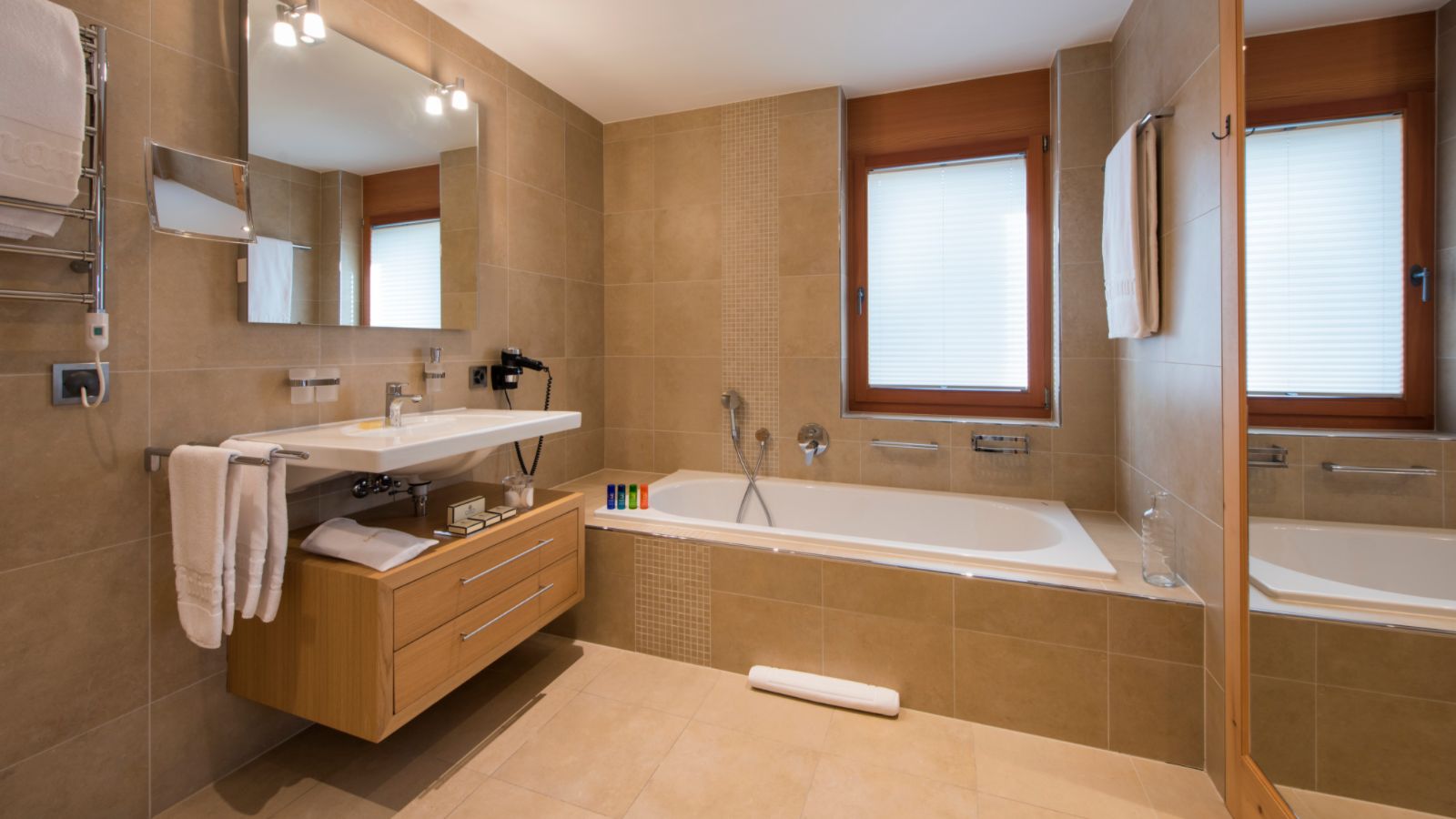 luxury-ski-chalet-zermatt-shalimar-oxford-ski-bathroom (4).jpg