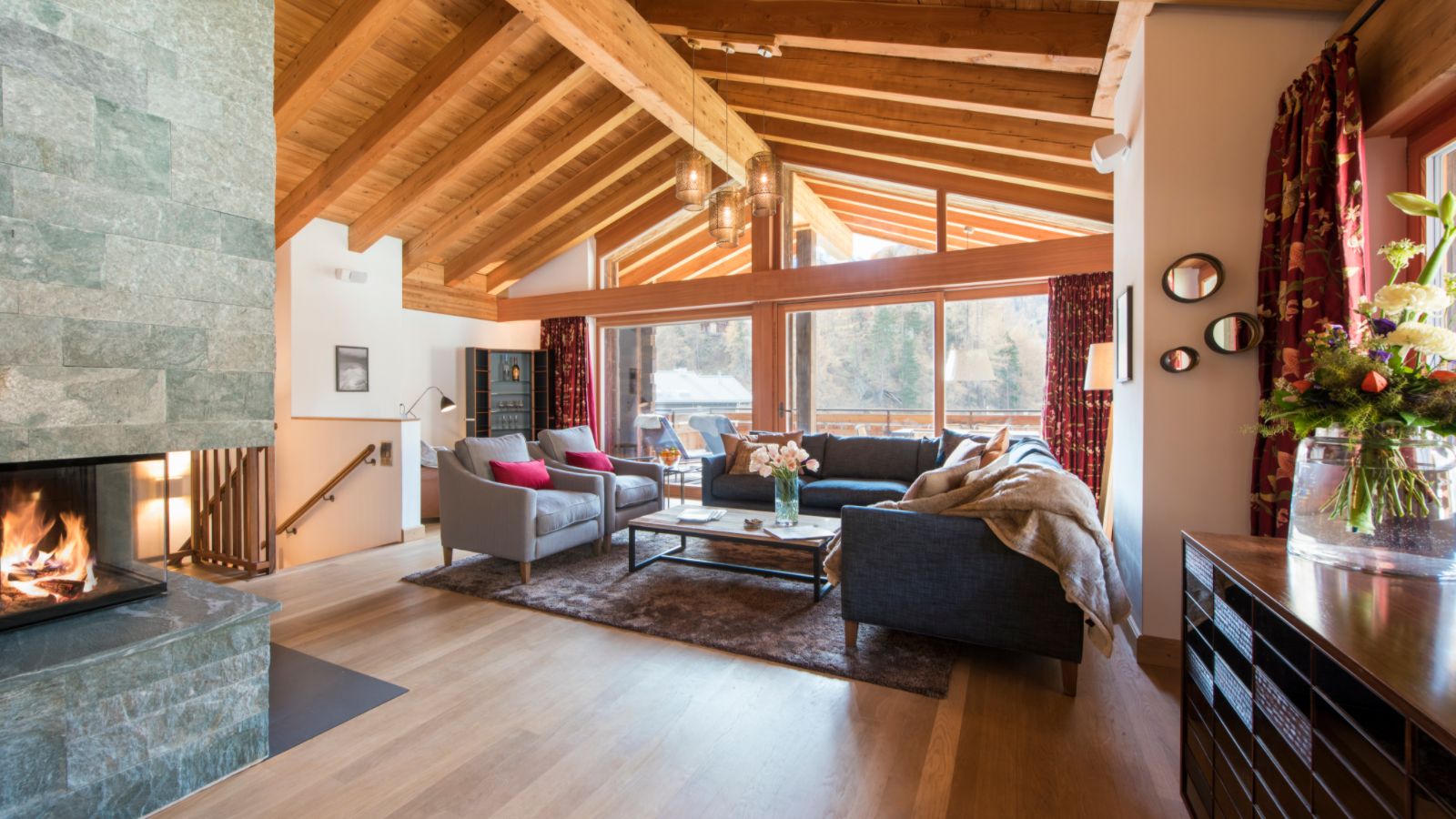 luxury-ski-chalet-zermatt-shalimar-oxford-ski-lounge (3).jpg