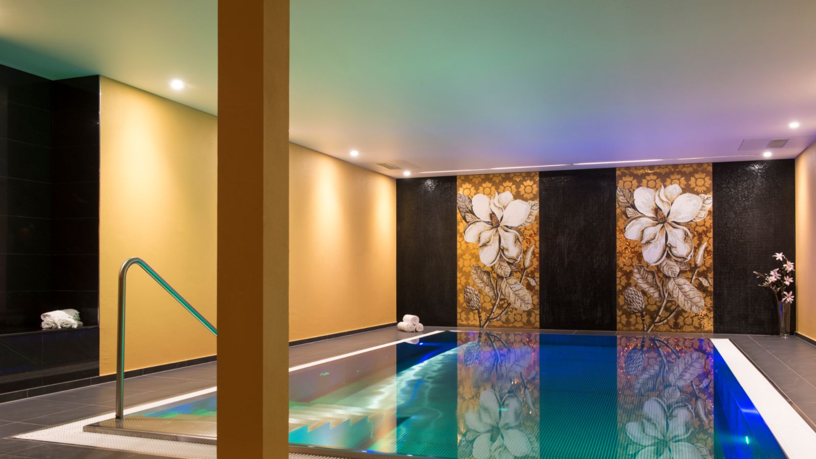 luxury-ski-chalet-zermatt-shalimar-oxford-ski-spa (1).jpg