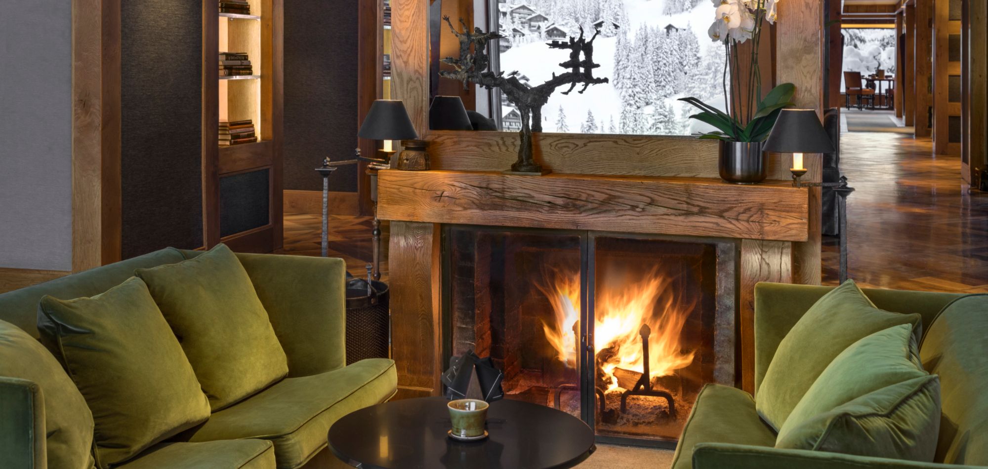 luxury-ski-hotel-1850-Aman Le Melezin-Bar area.jpg