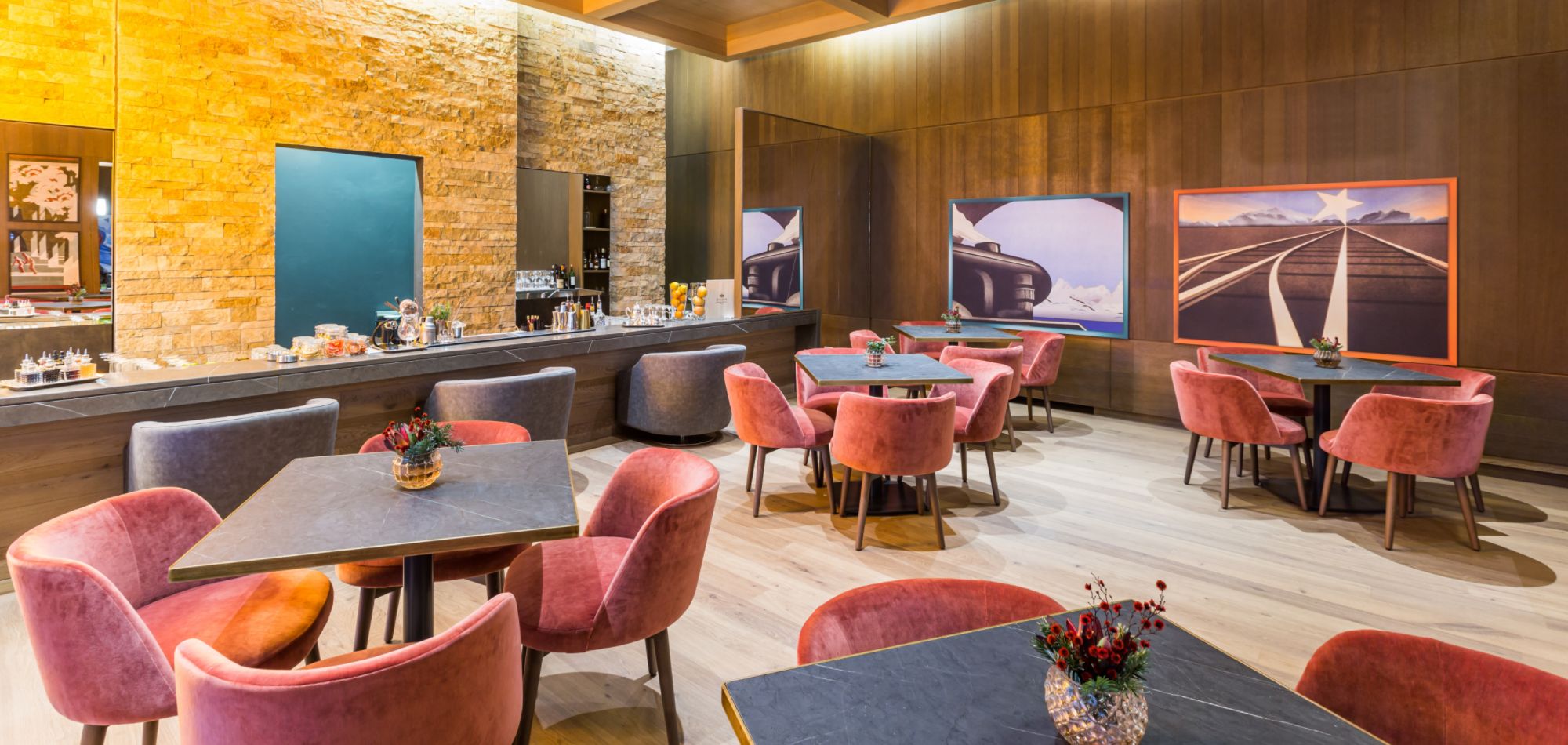 luxury-ski-hotel-cortina-Hotel Savoia-lounge.jpg