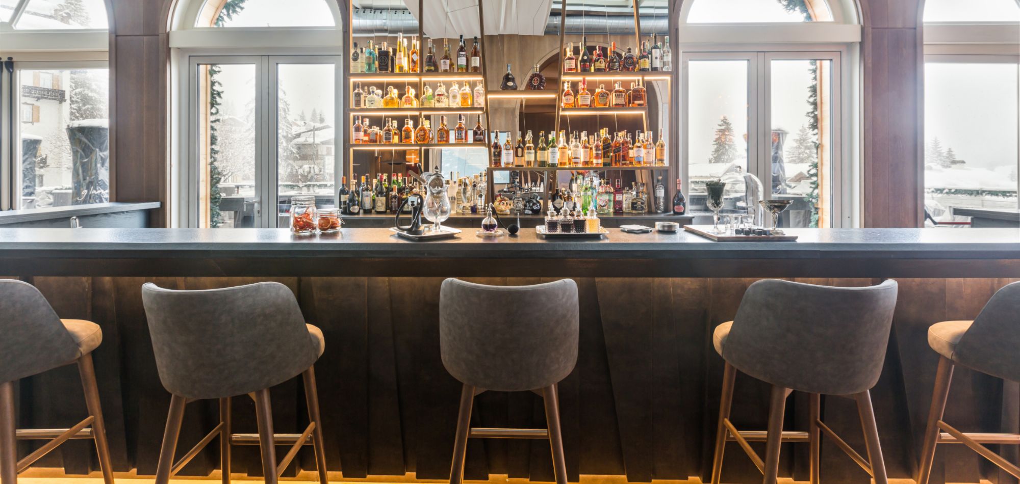 luxury-ski-hotel-cortina-Hotel Savoia-Bar.jpg