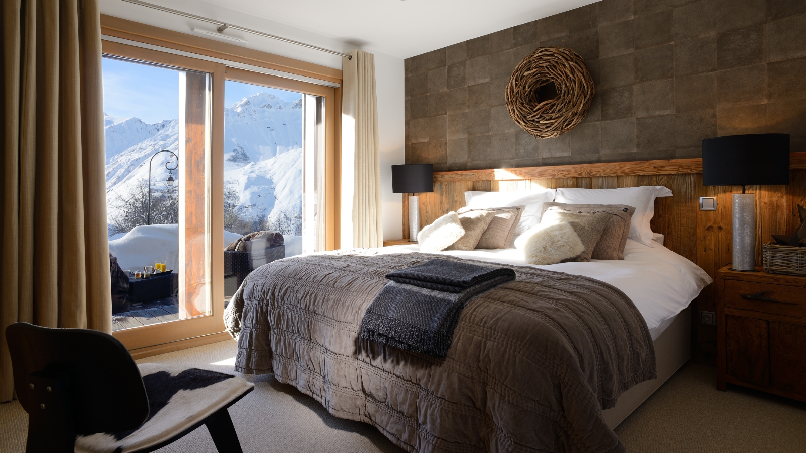 luxury-ski-chalet-st-martin-de-belleville-chamois-lodge-oxford-ski-company-4.jpg