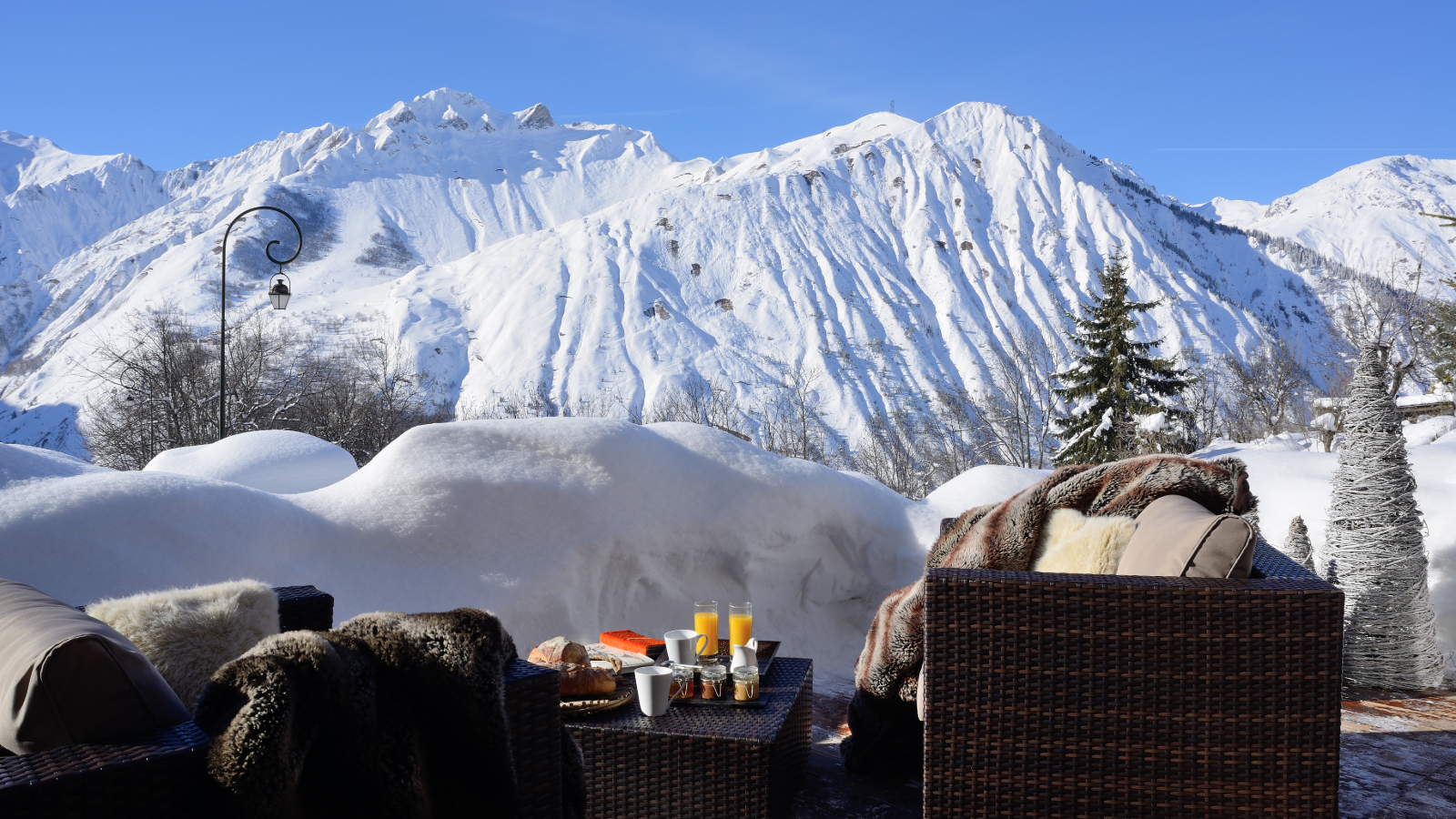 luxury-ski-chalet-st-martin-de-belleville-chamois-lodge-oxford-ski-company-10.jpg