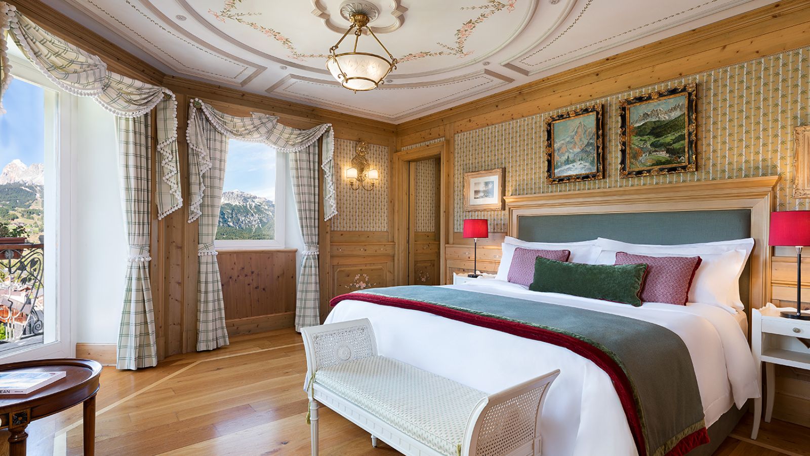 luxury-ski-hotel-cortina-cristallo-oxford-ski-panorama-suite.jpg