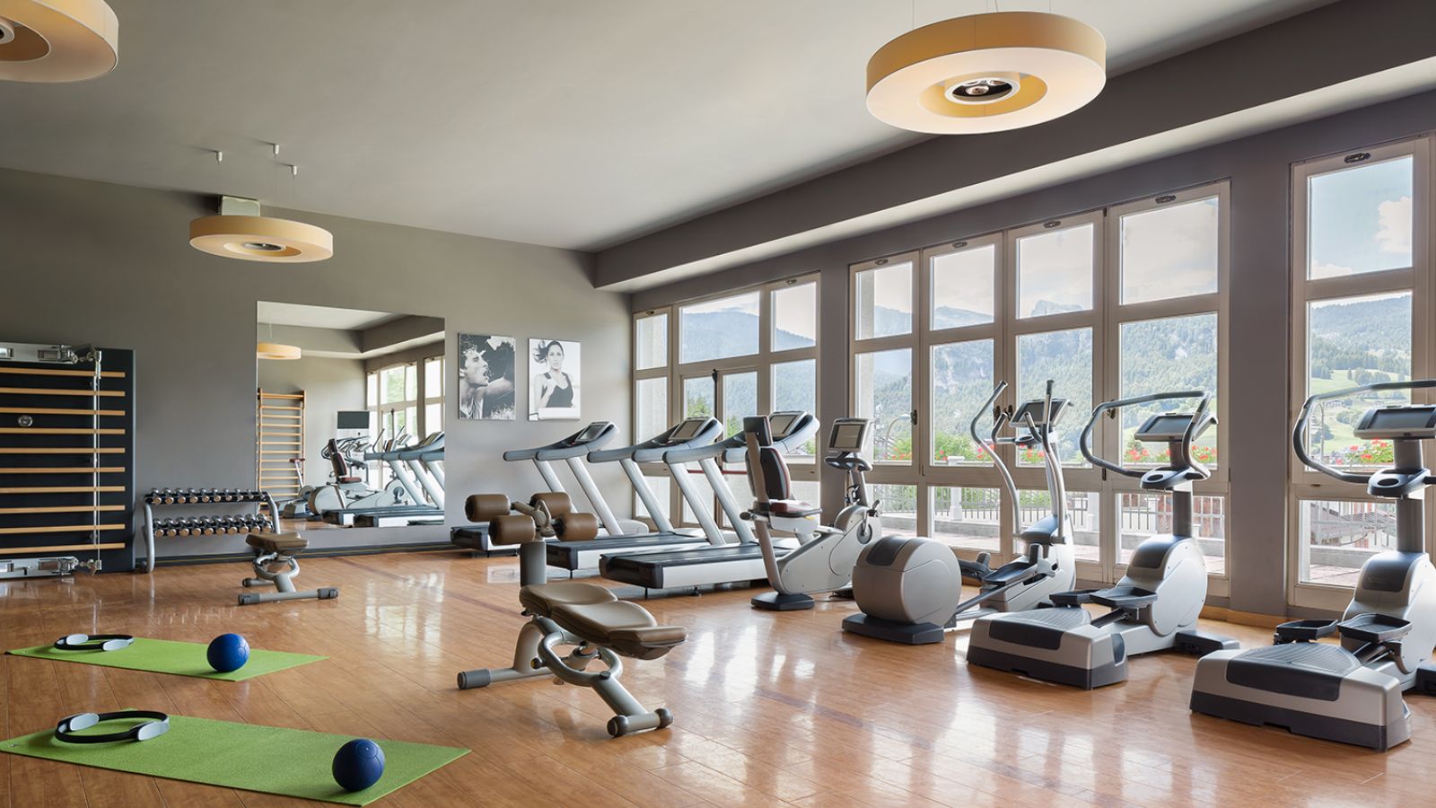 luxury-ski-hotel-cortina-cristallo-oxford-ski-gym.jpg