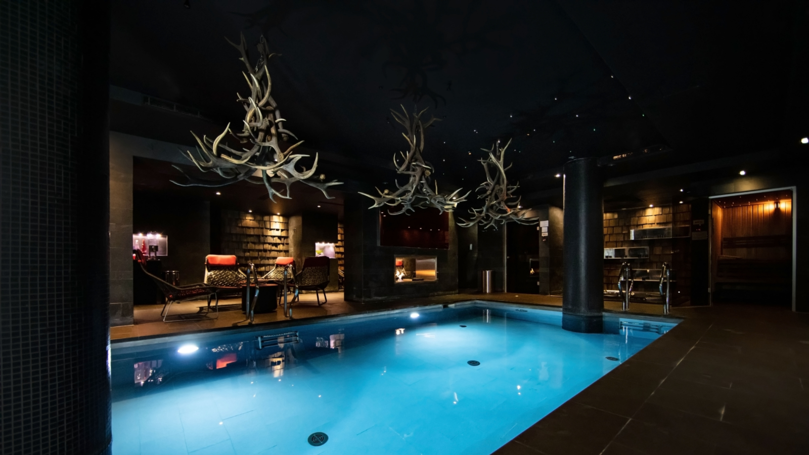 luxury-ski-hotels-avenue lodge-pool.jpg