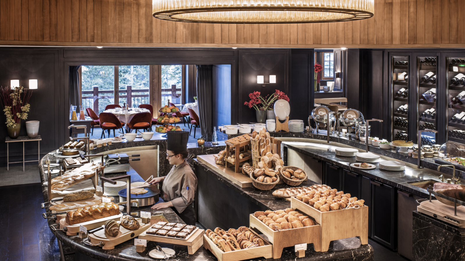 luxury-ski-hotel-1850-hotel l apogee-buffet.jpg