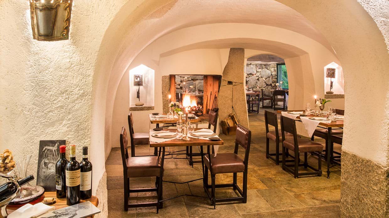 luxury-ski-hotel-st hubertus-dining.jpg