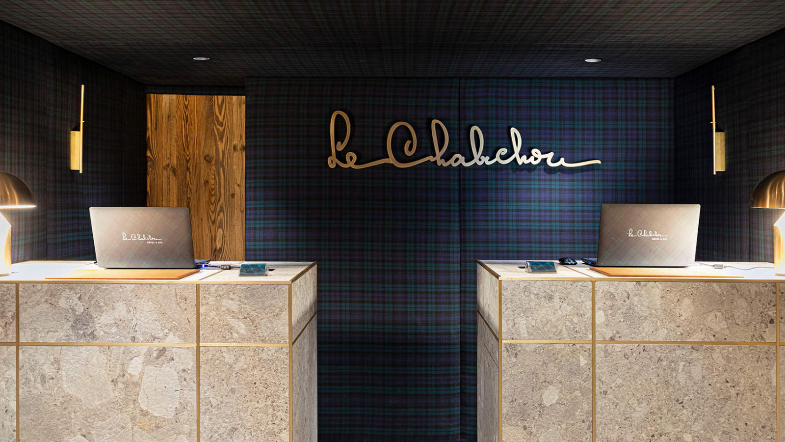 luxury-ski-hotel-chabichou-reception.jpg