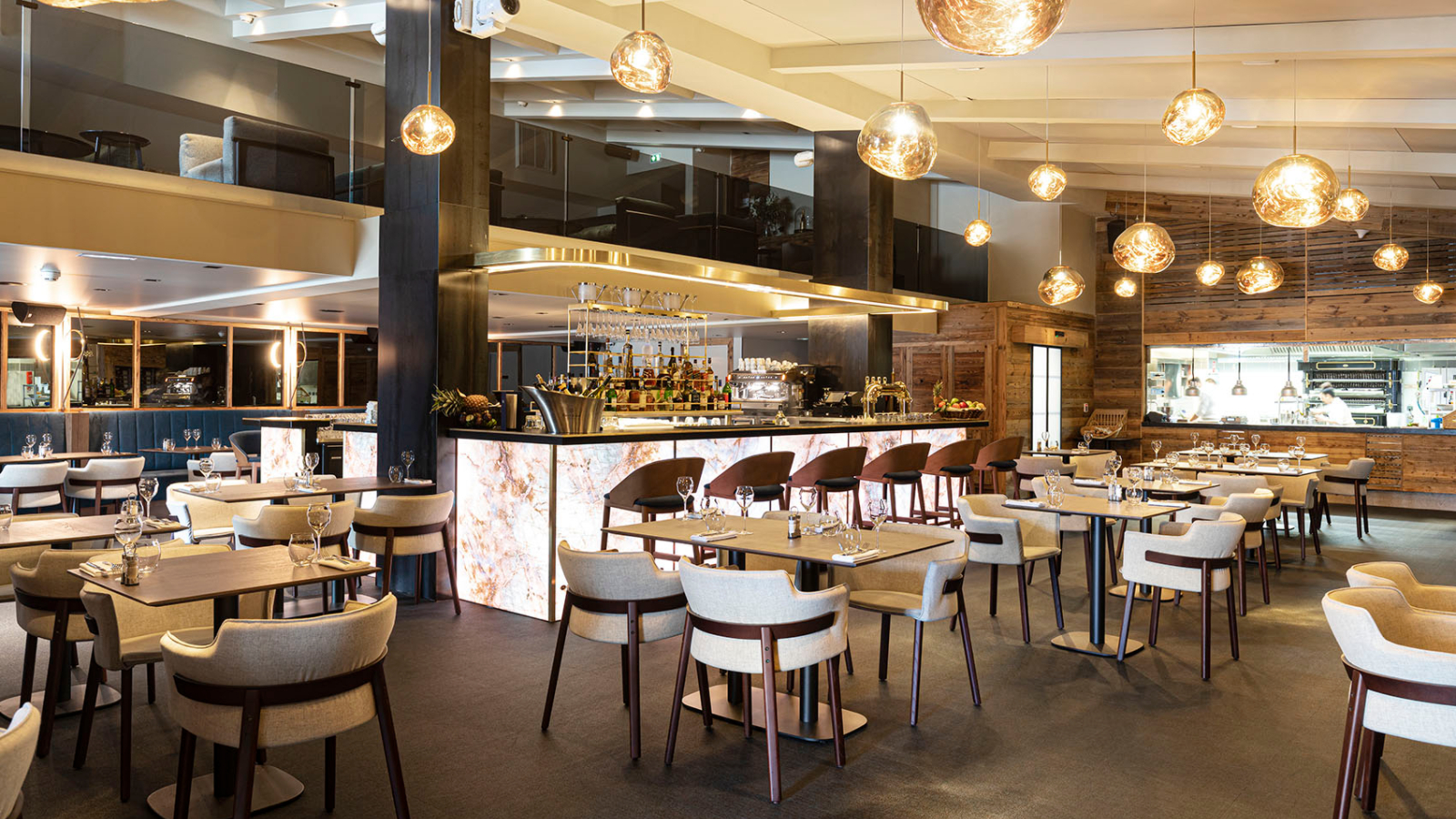 luxury-ski-hotel-chabichou-restaurant.jpg