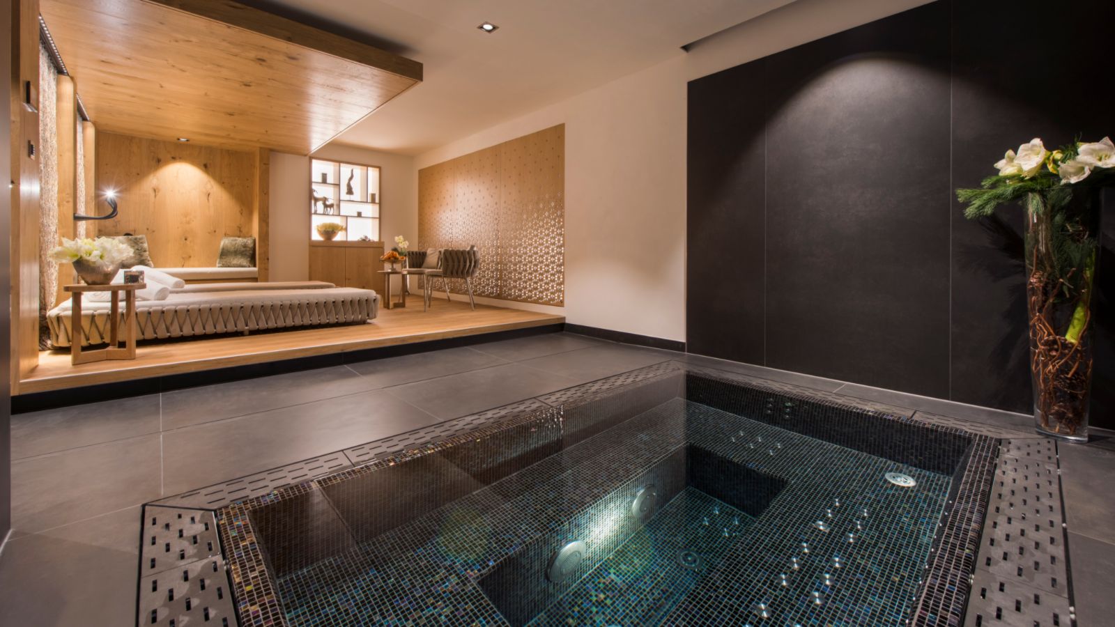 luxury-ski-chalet-zermatt-aconcagua-oxford-ski-spa (1).jpg