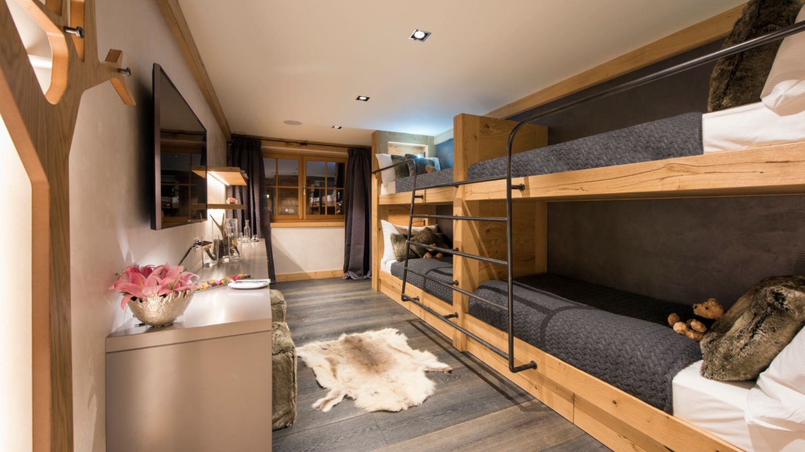 luxury-ski-chalet-zermatt-aconcagua-oxford-ski (31).jpg