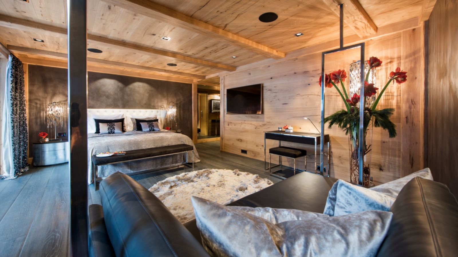 luxury-ski-chalet-zermatt-aconcagua-oxford-ski-bedroom (4).jpg