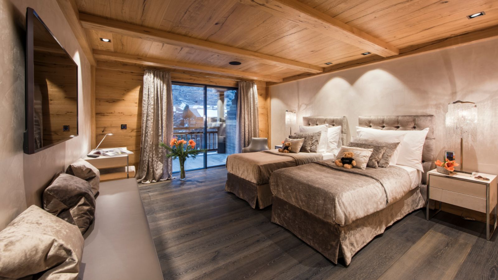 luxury-ski-chalet-zermatt-aconcagua-oxford-ski-bedroom (6).jpg