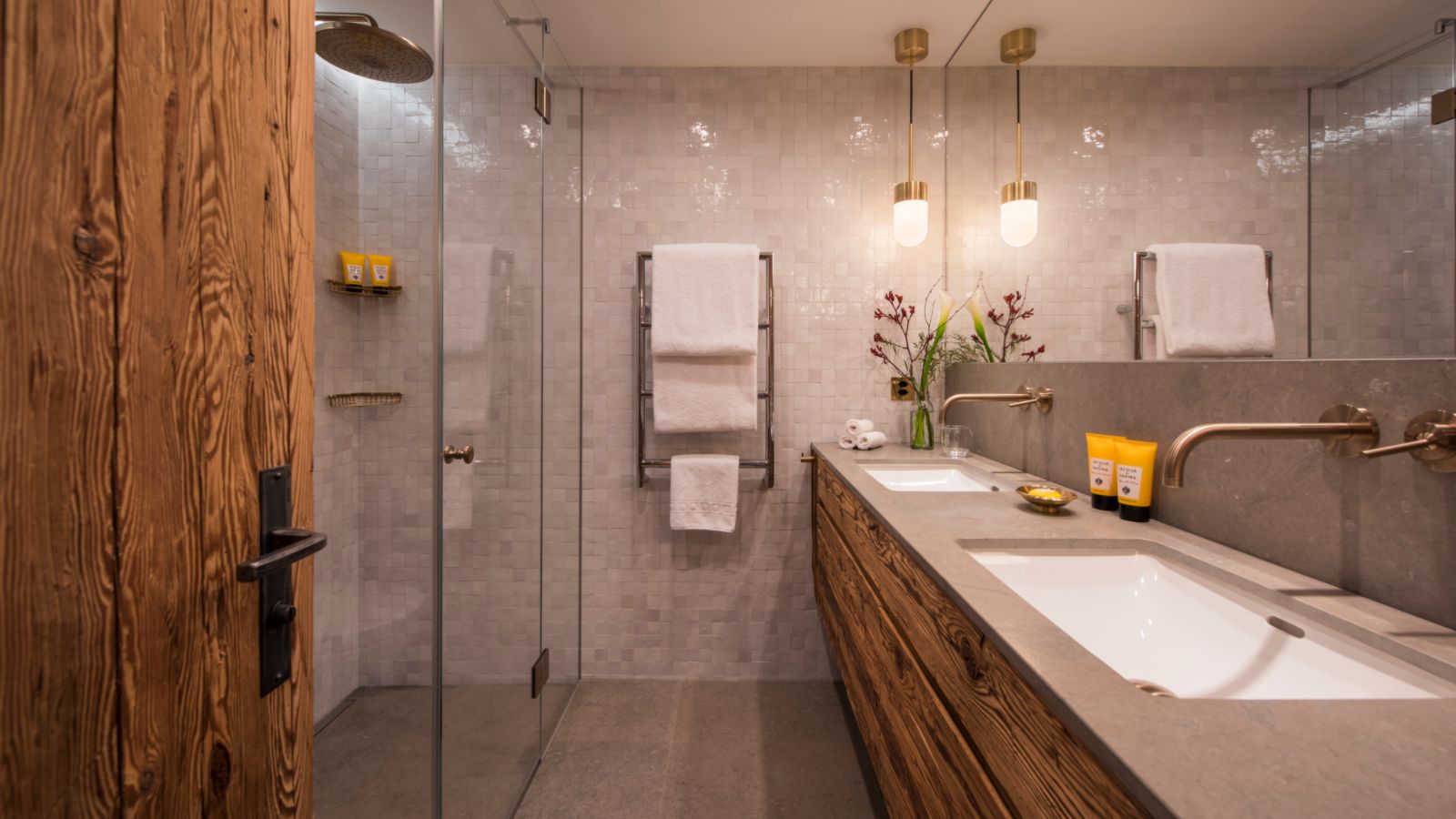 luxury-ski-chalet-zermatt-mckinley-oxford-ski-bathroom (1).jpg