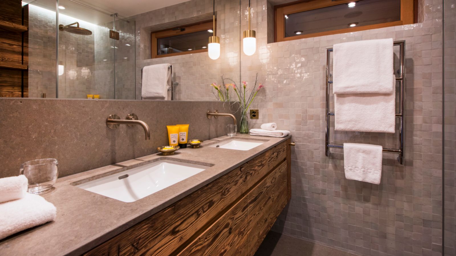 luxury-ski-chalet-zermatt-mckinley-oxford-ski-bathroom (4).jpg