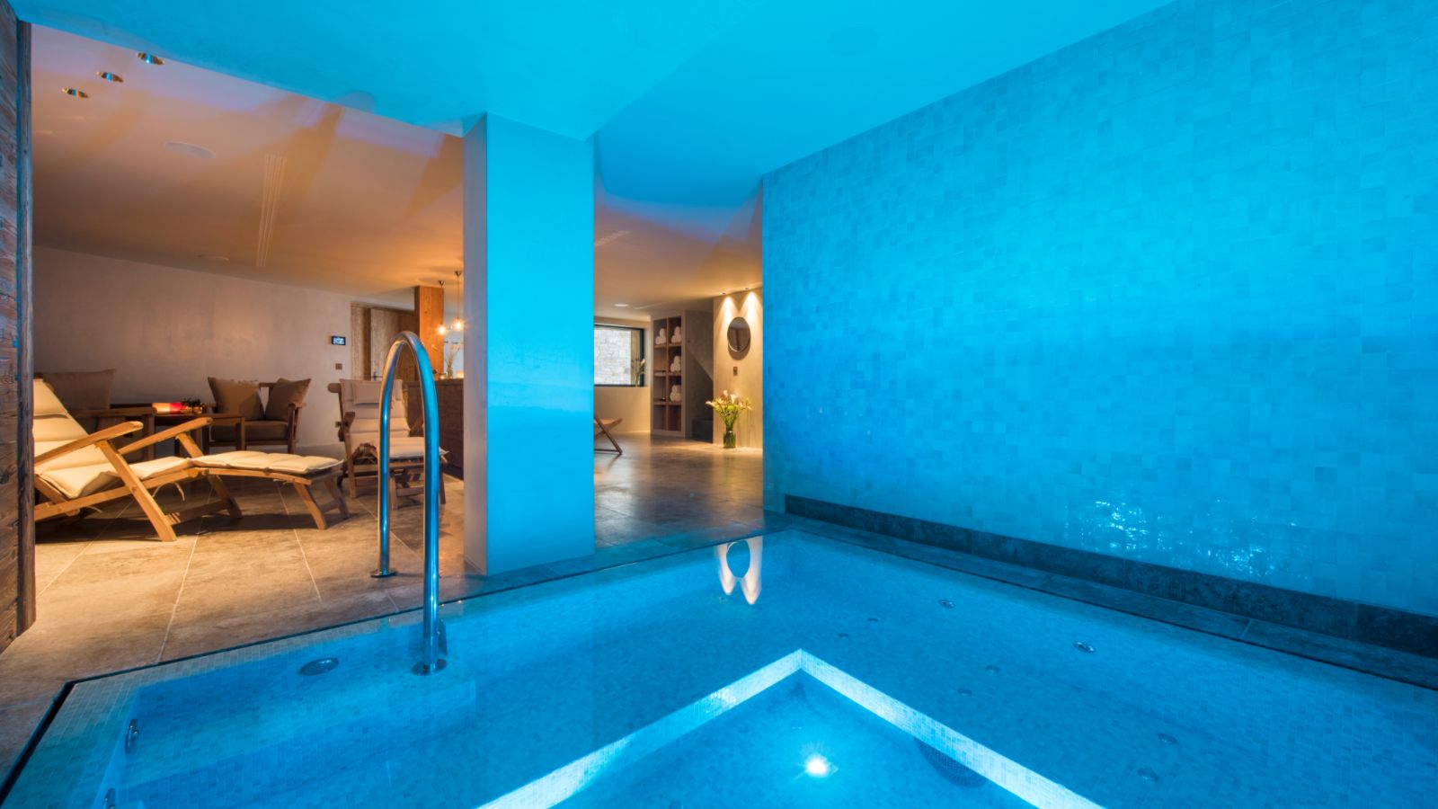 luxury-ski-chalet-zermatt-mckinley-oxford-ski-spa (2).jpg