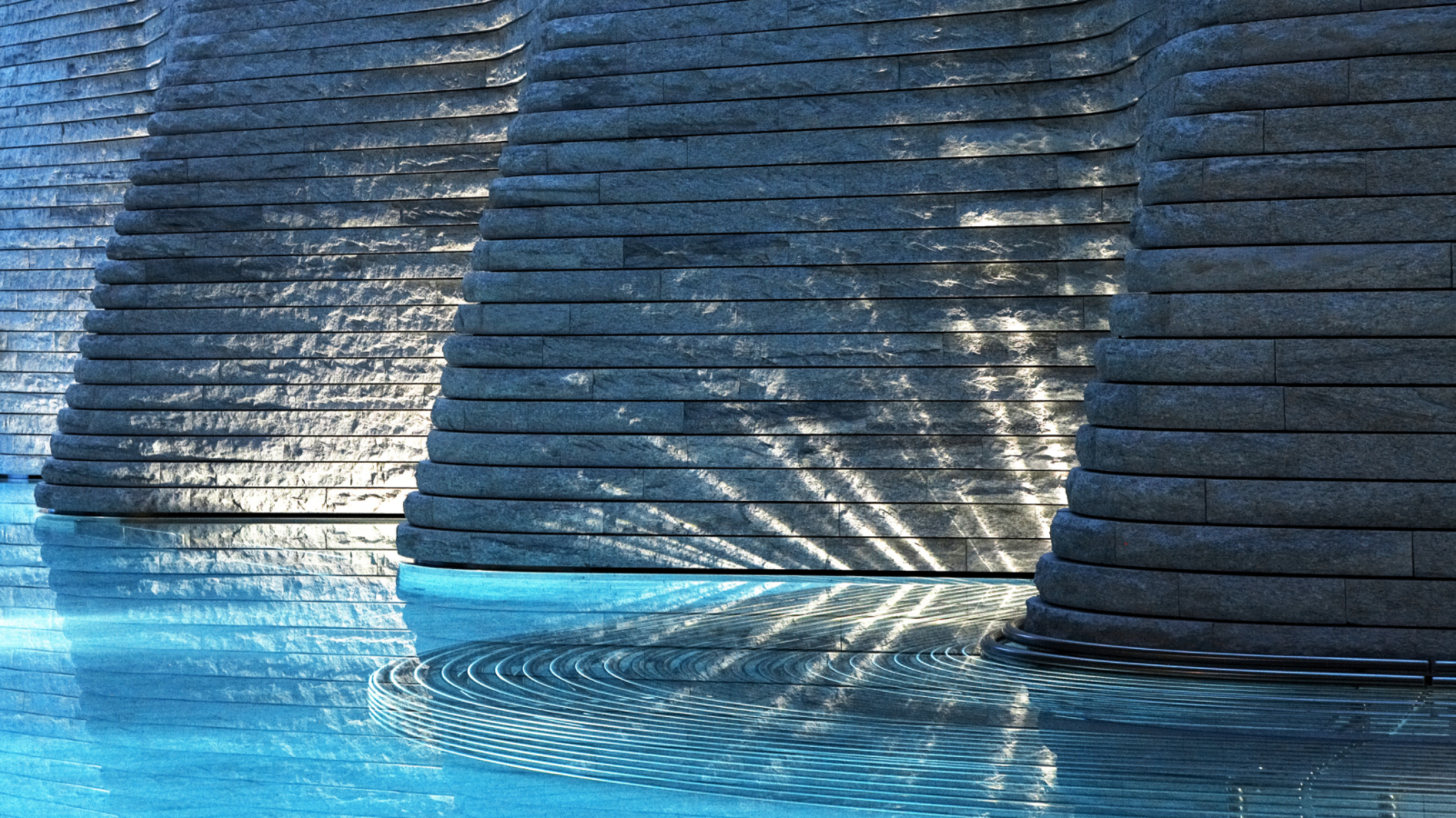 luxury-ski-hotel-hotel tschuggen-pool1.jpg