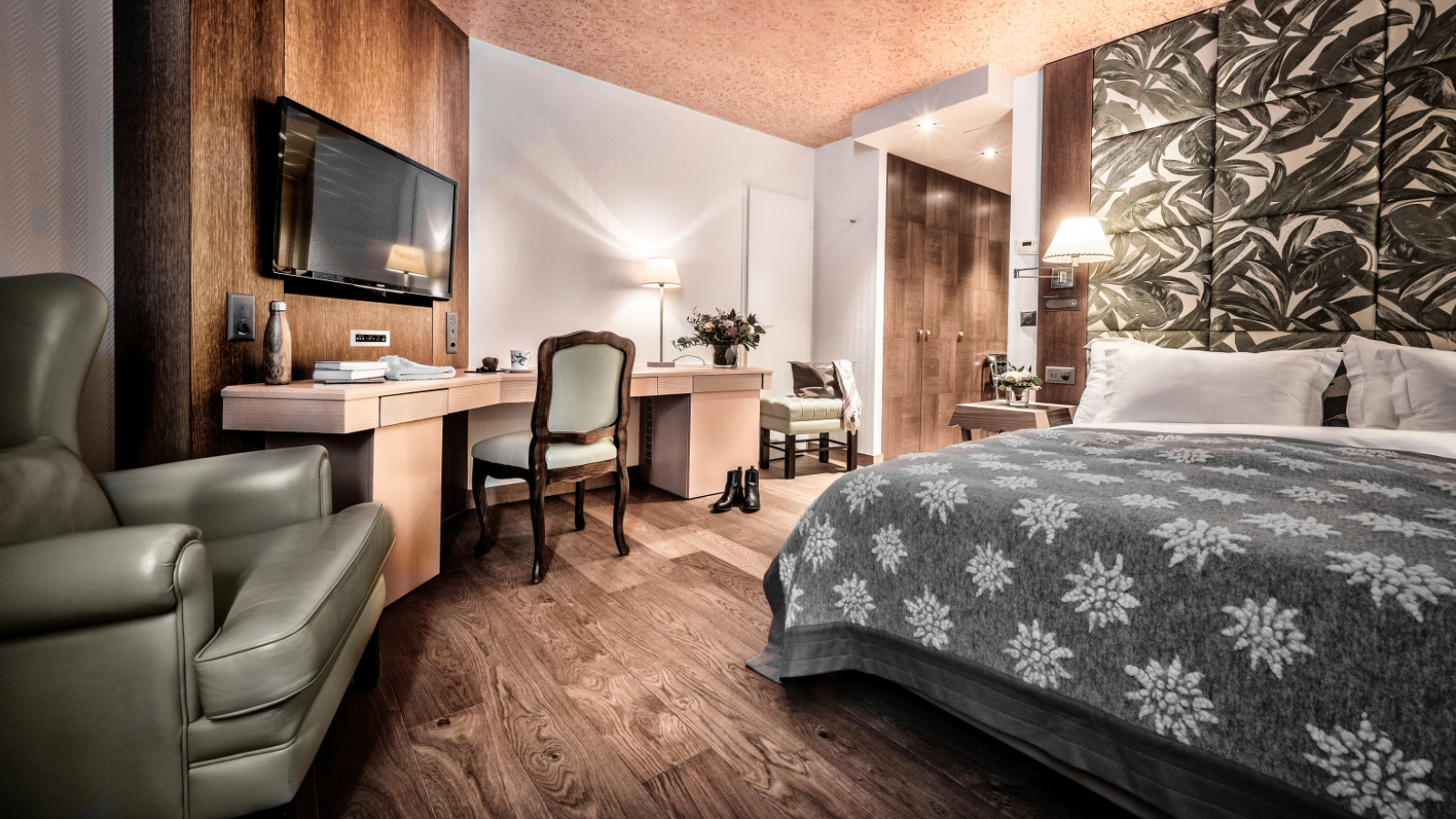 luxury-ski-hotel-hotel tschuggen-bedroom1.jpg
