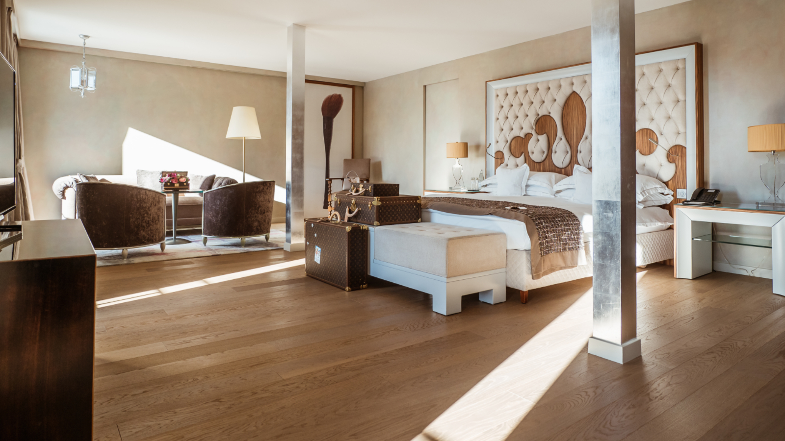 luxury-ski-hotel-st moritz-carlton-bedroom1.jpg