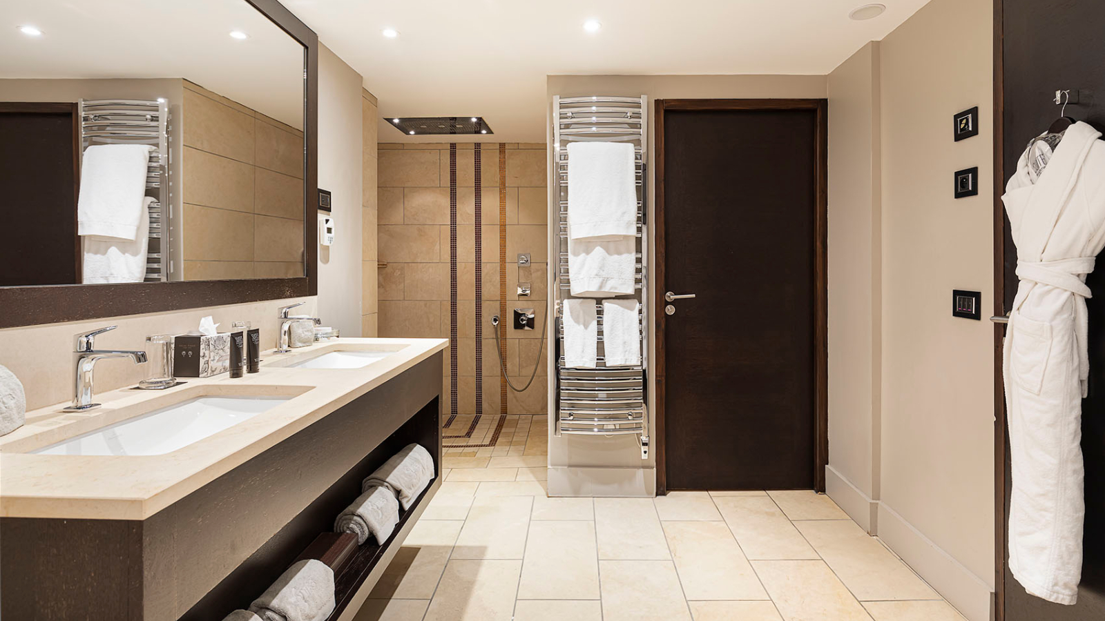 luxury-ski-hotels-1850-suites potiniere-bathroom1.jpg