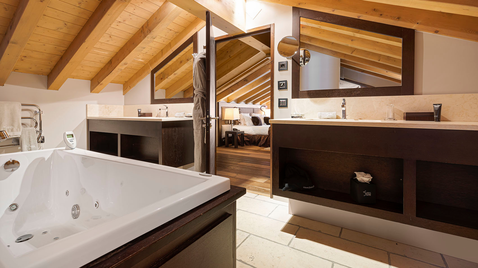 luxury-ski-hotels-1850-suites potiniere-bathroom3.jpg
