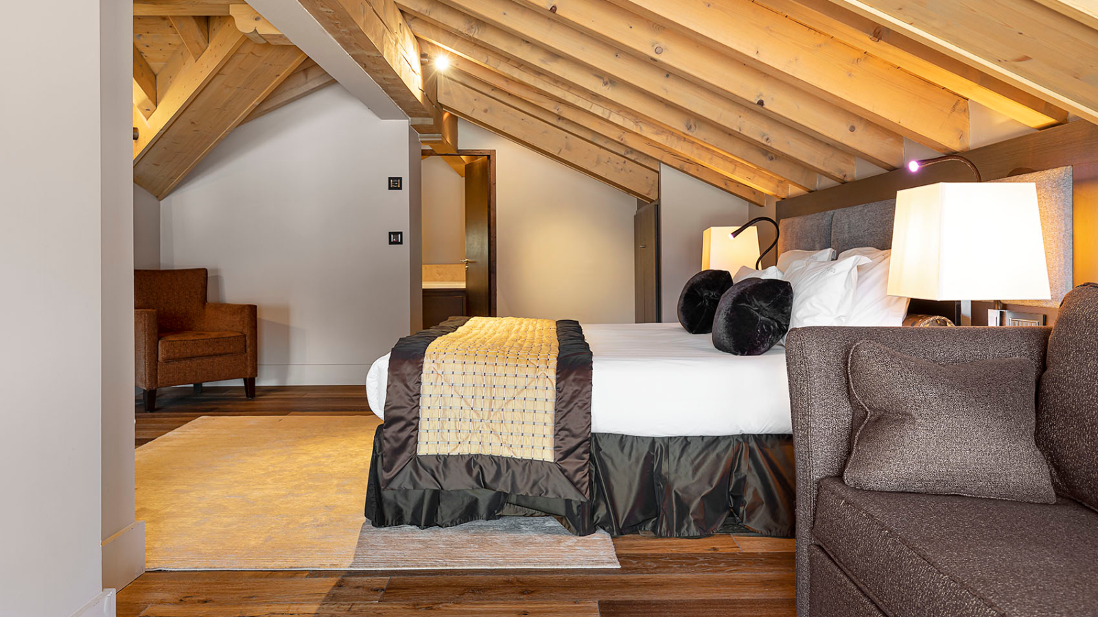 luxury-ski-hotels-1850-suites potiniere-penthouse2.jpg