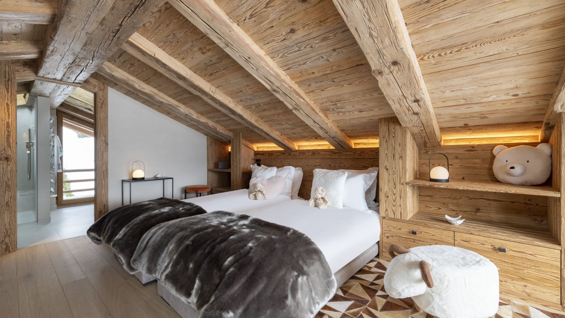 luxury-ski-chalets-verbier-east-rock-oxford-ski-company-38.jpg