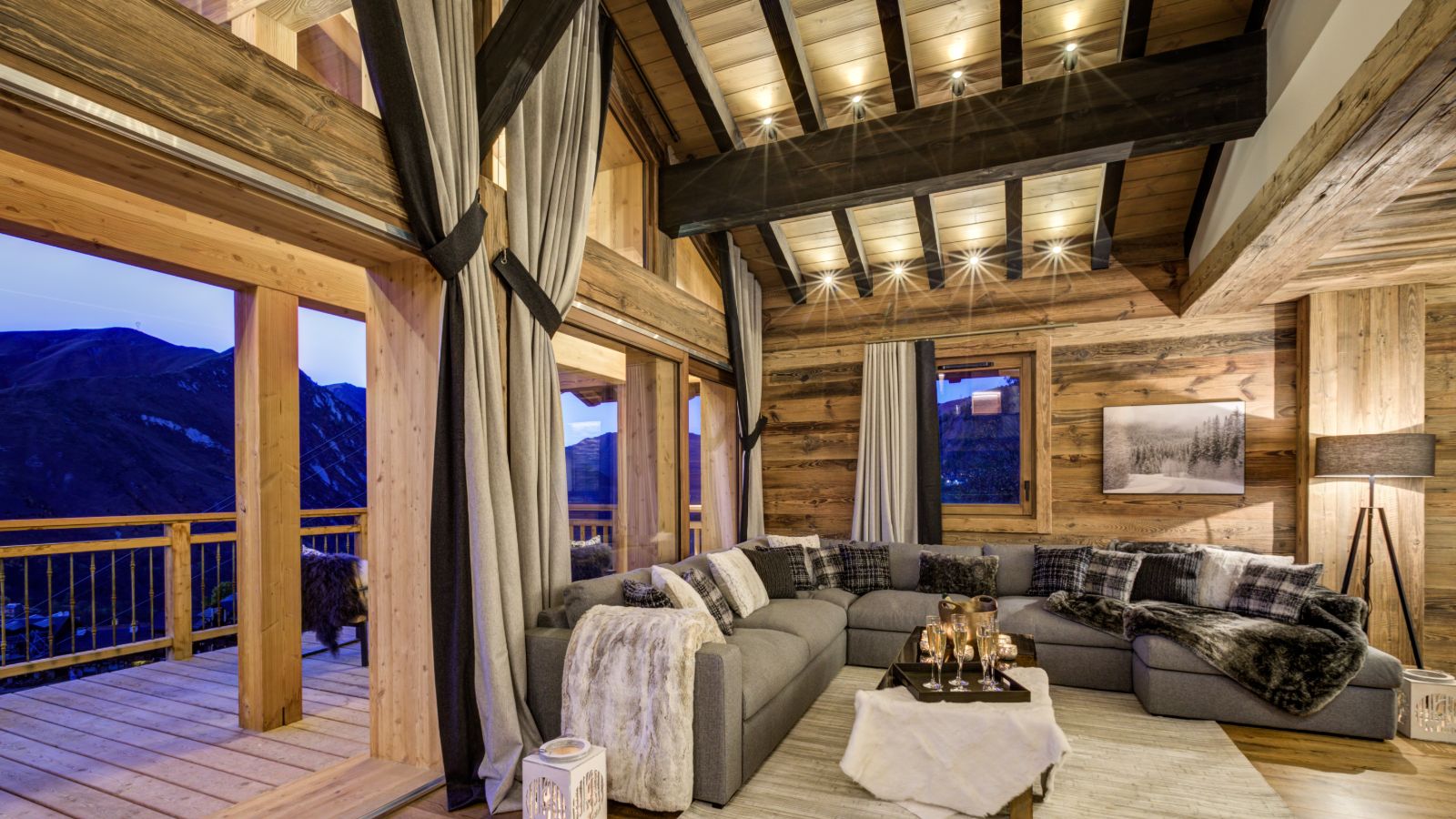 Luxury-ski-chalet-white-mountain-oxford-ski-living room-image 8.jpg