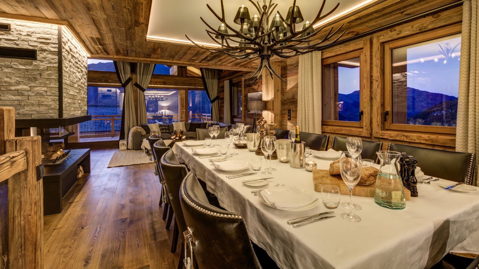 Luxury-ski-chalet-white-mountain-oxford-ski-evenings-dining-room .jpg