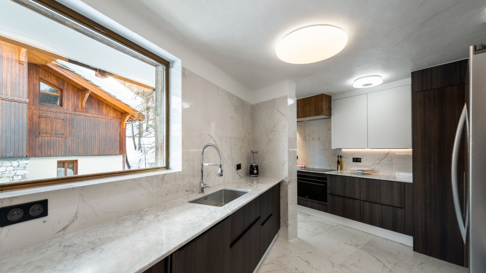 Luxury-ski-chalet-covarle-pauline-oxford-ski-bathroom 1.jpg