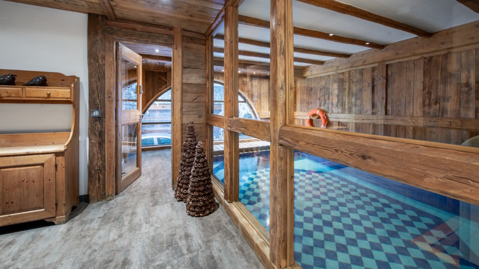 luxury-ski-chalet-covrel-Alice-oxfrod-ski-swimming-pool-image 2.jpg