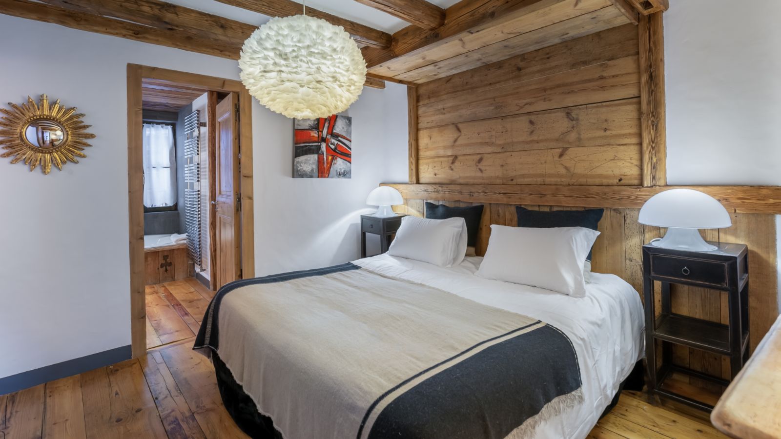 luxury-ski-chalet-covrel-Alice-oxfrod-ski-bedroom 1.jpg