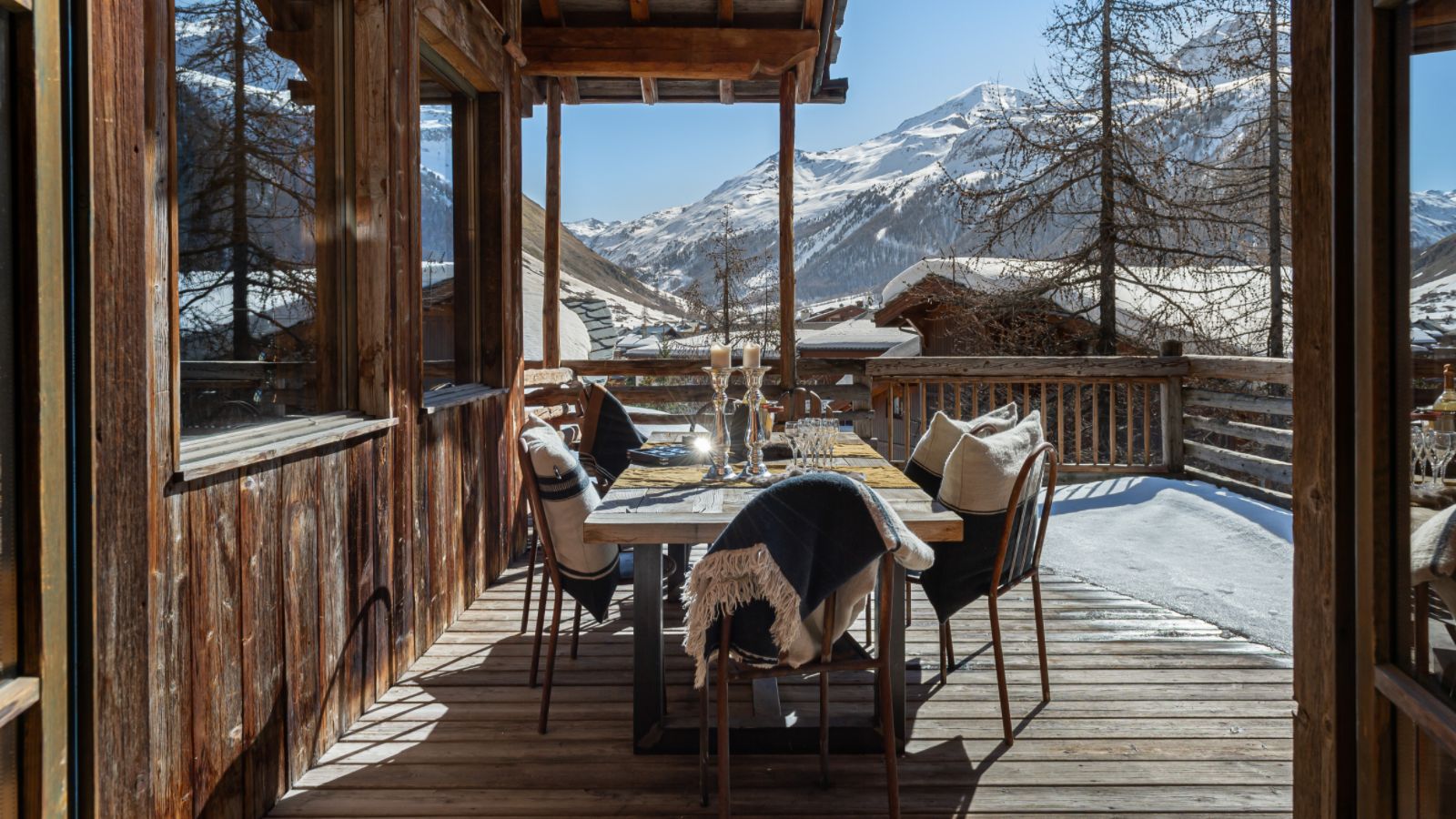 luxury-ski-chalet-covrel-Alice-oxfrod-ski-out-door-dining-table-image 3.jpg