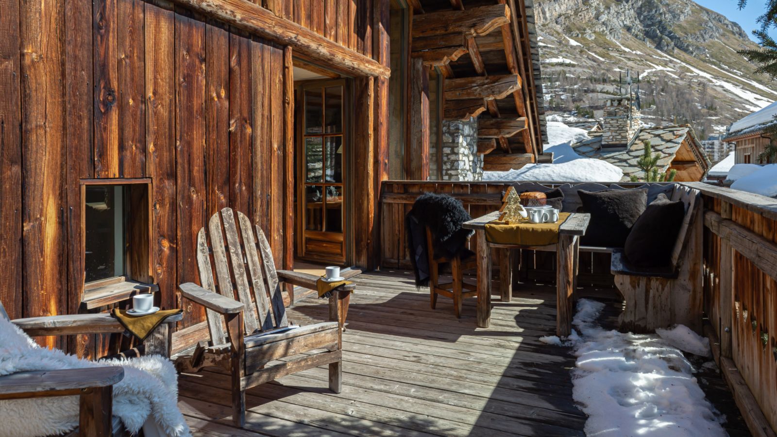 luxury-ski-chalet-covrel-Marie-oxford-ski-decking.jpg