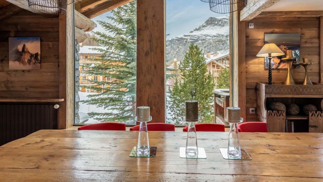 luxury-ski-chalet-covrel-Marie-oxford-ski-dining-table-image 2.jpg