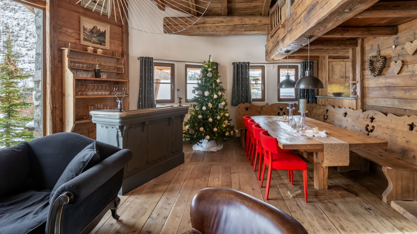 luxury-ski-chalet-covarel-lievre-blanc-oxford-ski-living-room-image 2.jpg