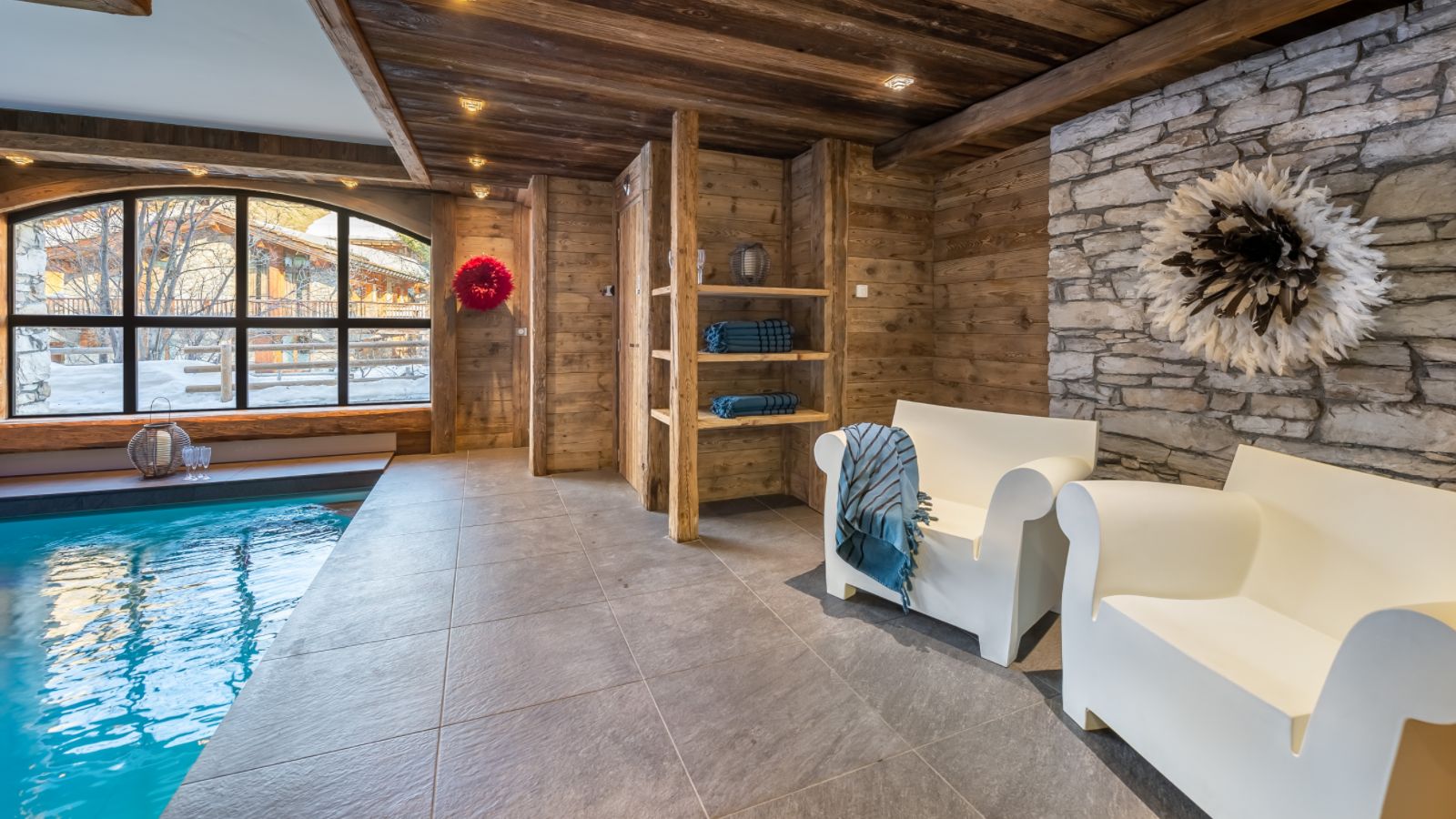 luxury-ski-chalet-coarel-face-oxfrod-ski-swimming-pool-image 2.jpg