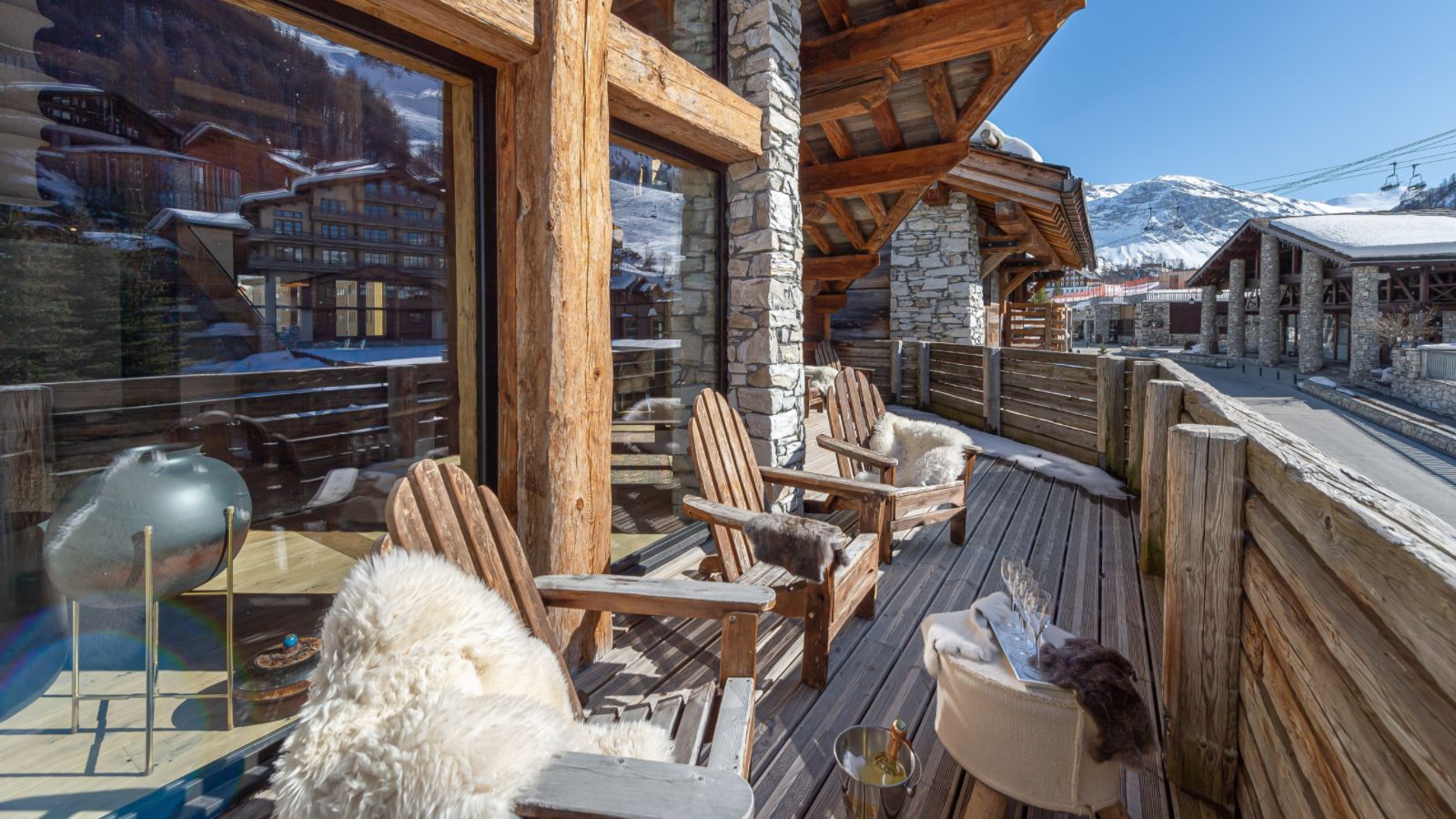 luxury-ski-chalet-coarel-face-oxfrod-ski-terrace-image 2.jpg