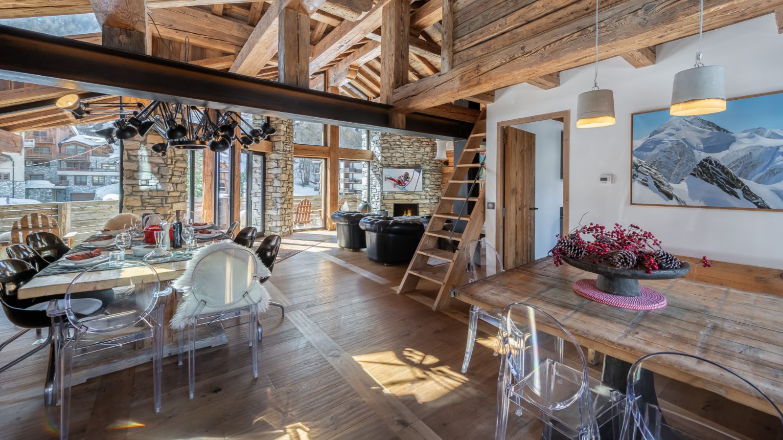 luxury-ski-chalet-coarel-face-oxfrod-ski-dining-room.jpg